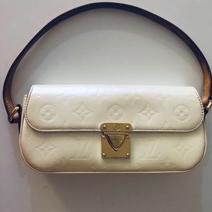 Louis Vuitton vintage beige patent leather clutch
